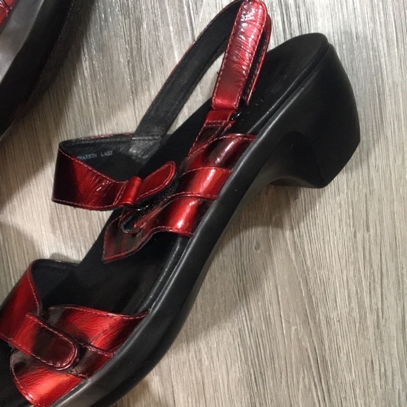 Aravon Red Patent Leather Adjustable Strap Comfort Sandals size 8D/8 Wide - Picture 6 of 9